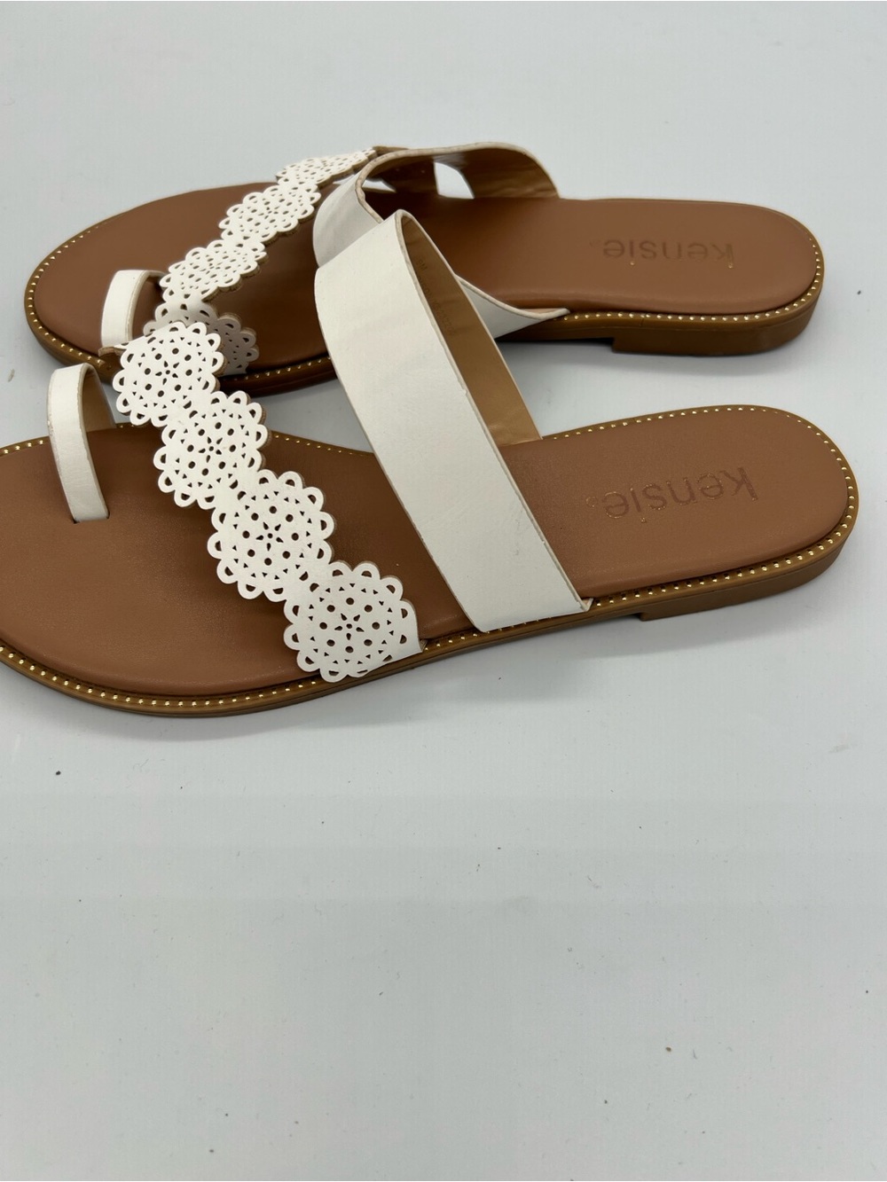 kensie White Floral Laser-Cut Toe-Loop Slide Sandals - Picture 3 of 4